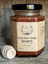 Load image into Gallery viewer, Chocolate Fudge Honey raw
